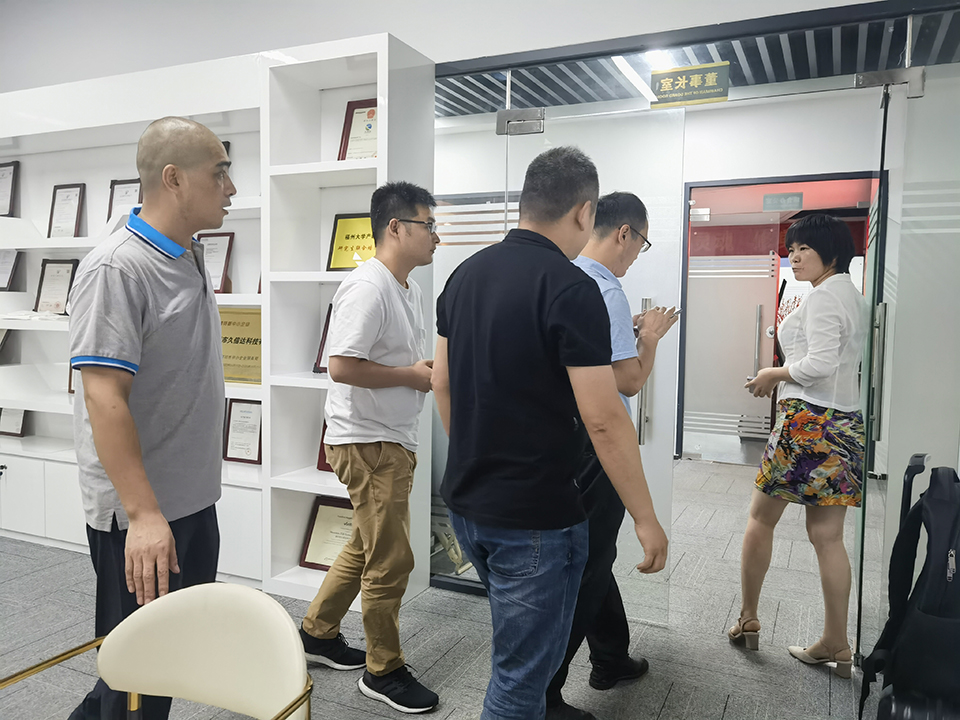 久信達(dá)歡迎添可智能看廠，為您帶來環(huán)保包裝解決方案(圖2)